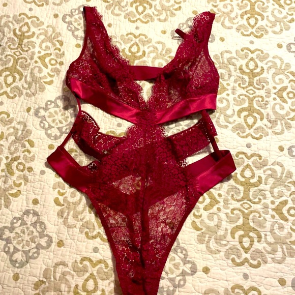 Victoria’s Secret Banded Strap Teddy - Picture 4 of 6